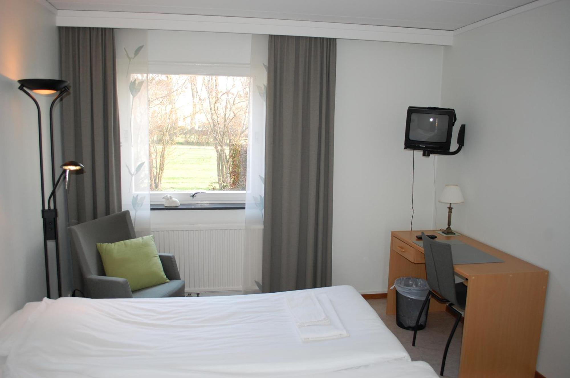Allegarden Kastloesa Hotell ภายนอก รูปภาพ